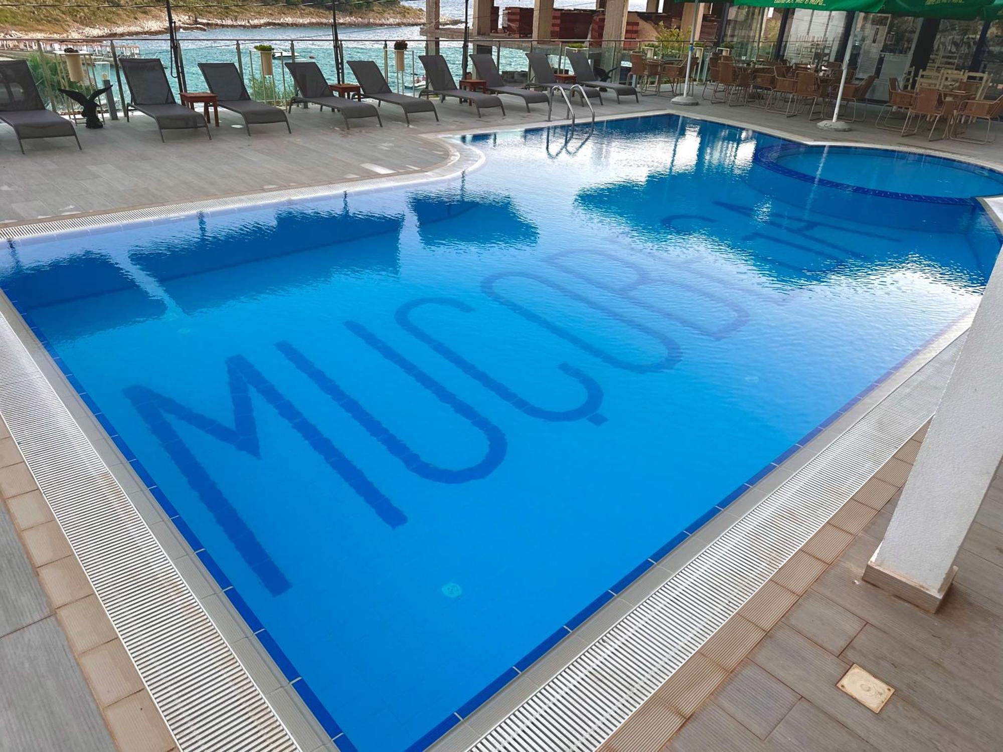 סרנדה Mucobega Hotel 2 מראה חיצוני תמונה